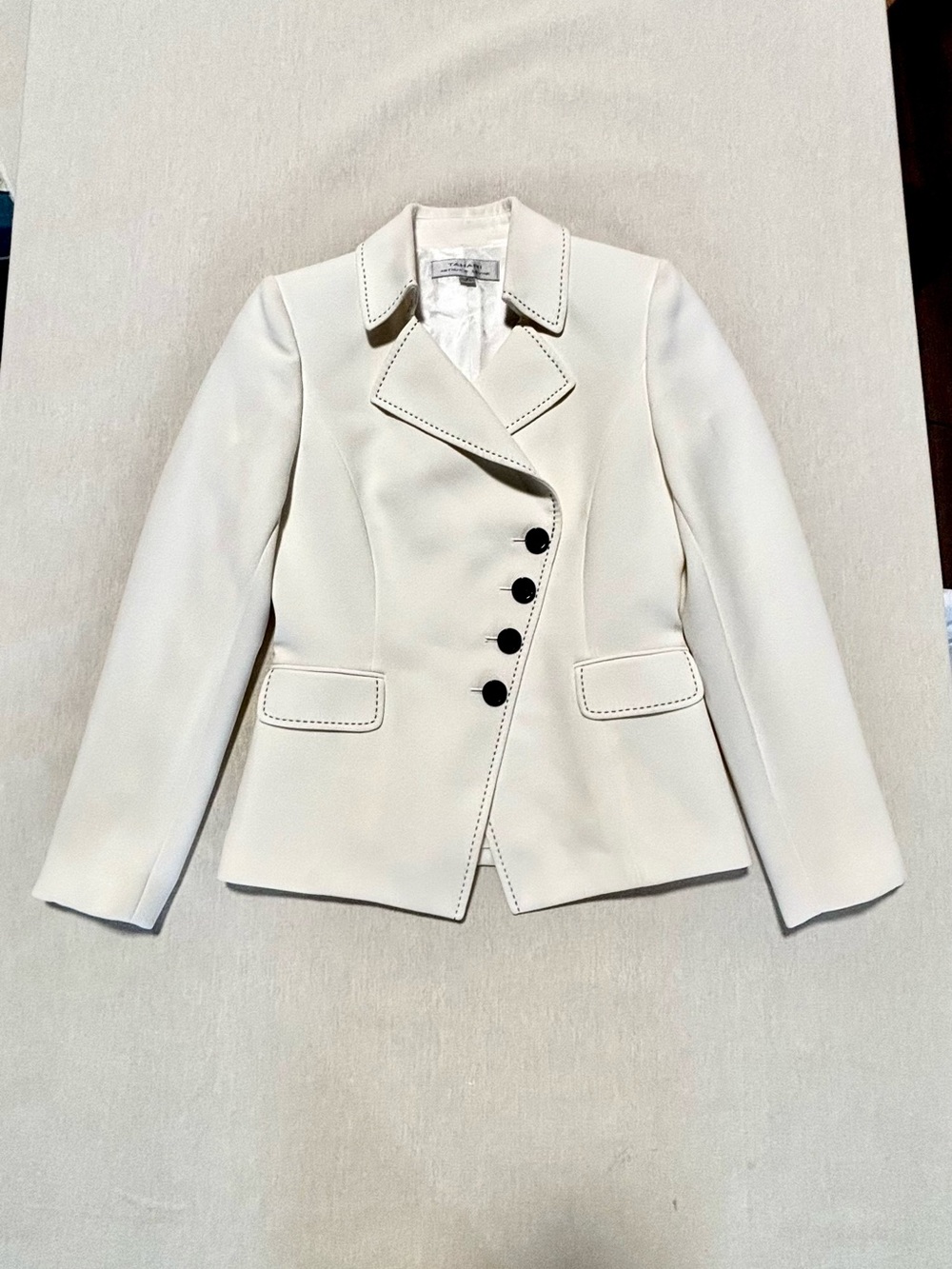Vintage Tahari White Cream Blazee Size 4